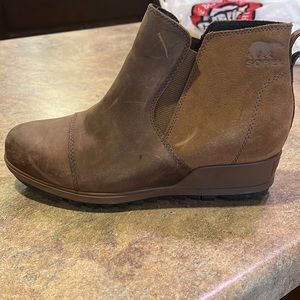 Sorel Evie pull on bootie. Hardly worn